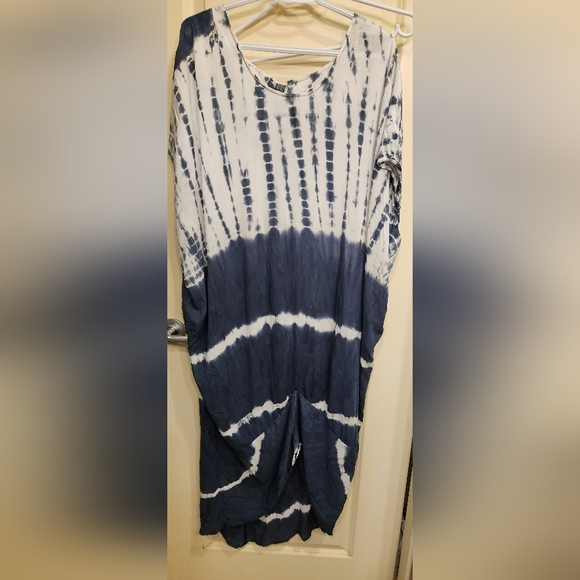 Tie dye cover up, high low hem , very long and roomy - Picture 2 of 4
